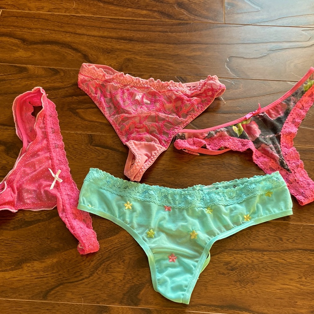 Set of four sexy thong panties in size S